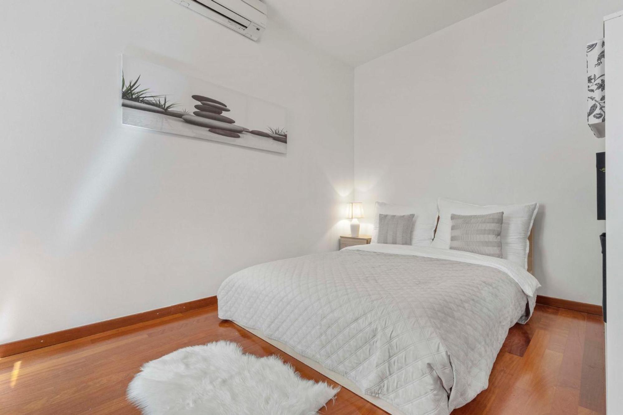 Charming Apartment In The Heart Of บราติสลาวา ภายนอก รูปภาพ