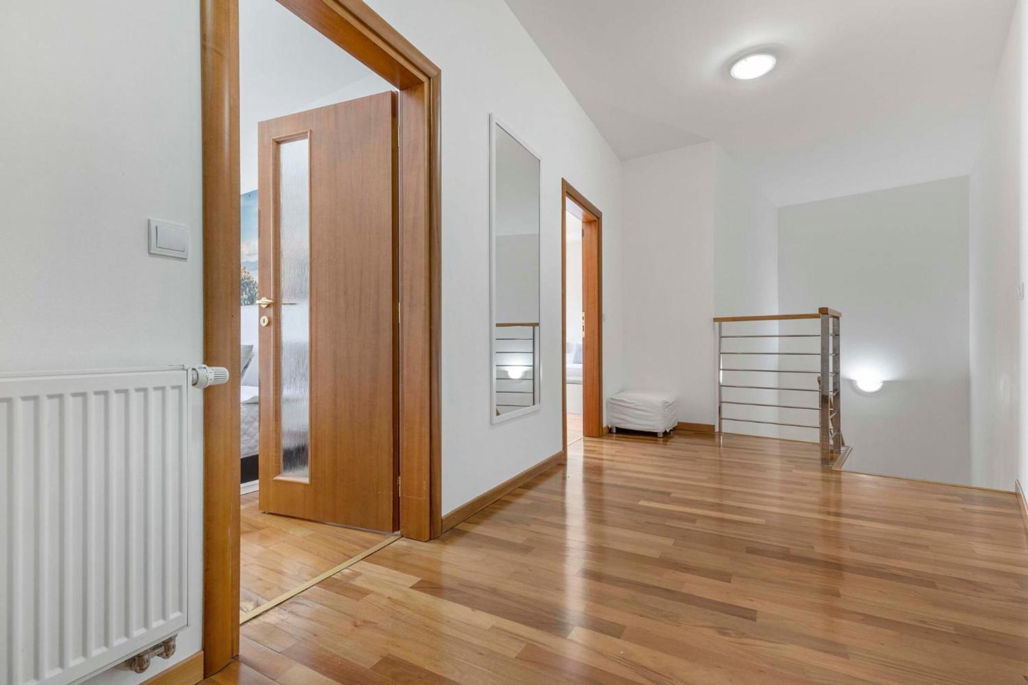 Charming Apartment In The Heart Of บราติสลาวา ภายนอก รูปภาพ